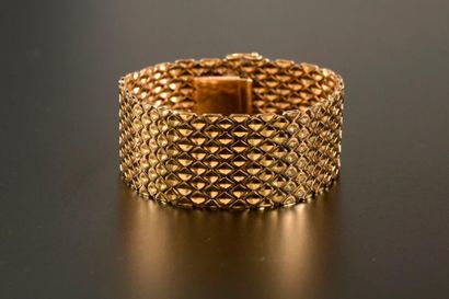 null Bracelet ruban souple en or jaune 18K, les maillons de forme losangique.

Long....