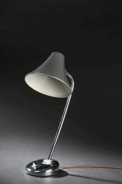 null Lampe à poser en métal chromé, la base circulaire, le bras et le réflecteur...