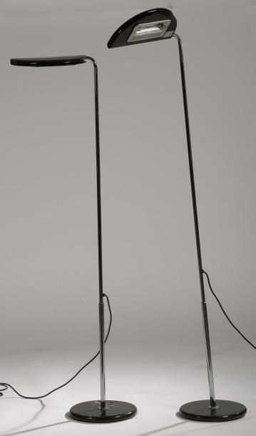null Bruno GECCHELIN (né en 1939).

Deux lampes halogène modèle "Mezzaluna". Le réflecteur...