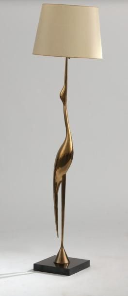 null René BROISSAND (né en 1928).

Lampadaire figurant un héron stylisé en bronze...