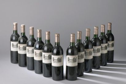 null 12 bouteilles Château DASSAULT, Grand Cru St-Emilion 1985 (es).