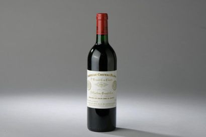 null 1 bouteille Château CHEVAL-BLANC, 1° Grand Cru St-Emilion 1986.