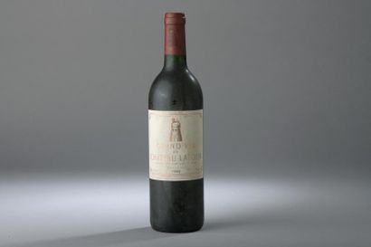 null 1 bouteille Château LATOUR, 1° cru Pauillac 1992 (es, elt).