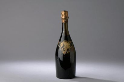 null 2 bouteilles PORTO "LBV", Taylor's 1982 (on joint un marc de champagne Gosset...