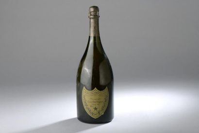 null 1 magnum CHAMPAGNE "Dom Pérignon", Moët & Chandon 1975 (léger dépôt en susp...