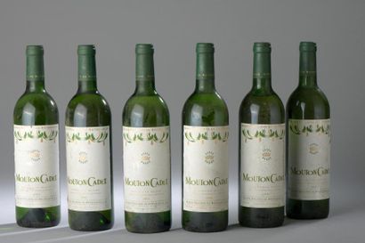 null 6 bouteilles MOUTON-CADET, Bordeaux 1992 (blanc, es, 4 TLB, 1 LB, 1 MB).