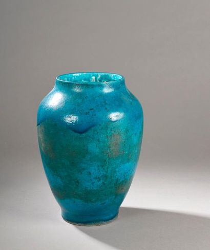 null Vase ovoïde à col relevé en céramique émaillée bleu turquoise et coulures (accident...
