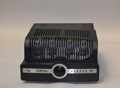 null *Amplificateur audio stéréo à tubes KT66 de marque SYNTHESIS modèle 100 (Ti...