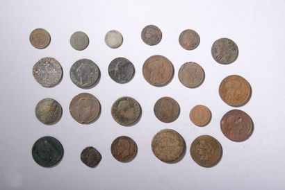 null Ensemble de pièces de monnaie : trente-sept pièces d'argent (poids : 598 g),...
