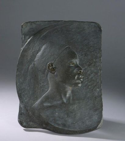 null Hans STOLTENBERG-LERCHE (1867 - 1920).

Tête d'africain vu de profil. 

Plaque...