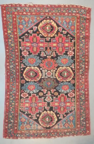 null Tapis MALAYER (Perse).

Long. : 200 cm - Larg. : 130 cm