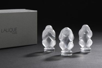 null LALIQUE France.

Coffret "La sagesse" contenant trois cachets figurant des singes...