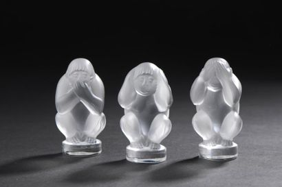 null LALIQUE France.

Coffret "La sagesse" contenant trois cachets figurant des singes...