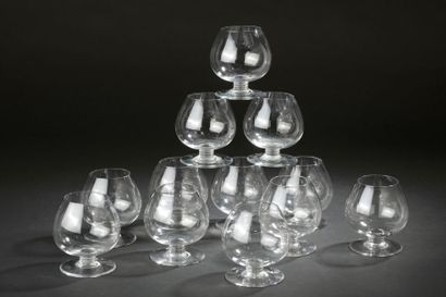 null BACCARAT.

Suite de douze verres à cognac modèle "Cheverny" en cristal présentant...