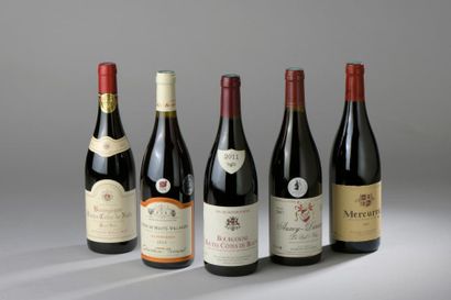 null Ensemble de 5 bouteilles : 

- 1 bouteille CÔTES-DE-NUITS "Les Perrières", Désertaux-Ferrand...