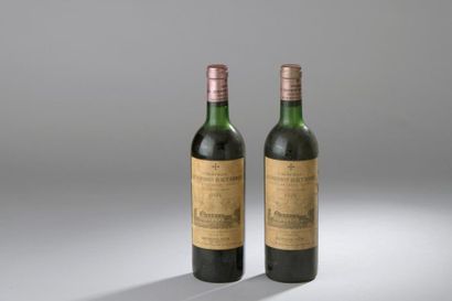 null 2 bouteilles Château LA MISSION-HAUT-BRION, Pessac-Léognan 1974 (ets, 1 TLB,...