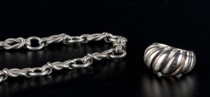 null Bague dôme à godrons torses et bracelet en argent à anneaux attachés par des...
