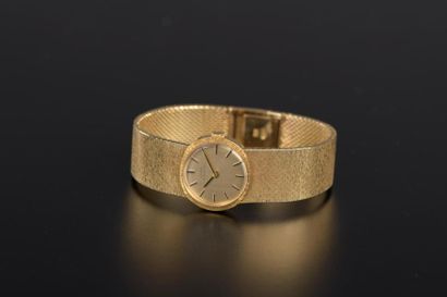 null Montre bracelet de dame en or jaune 18K, le cadran circulaire à index, le bracelet...