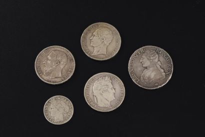 null Ensemble de cinq pièces en argent : une de deux francs Cérès 1881, une de cinq...
