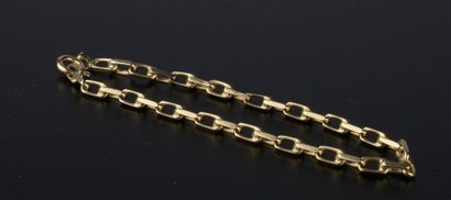 null Bracelet articulé en or jaune 14k, les maillons de forme ovale ajourée (usures).

Long...
