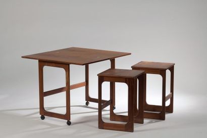null Table modulable en bois de placage, les pieds droits, le plateau carré ouvrant...