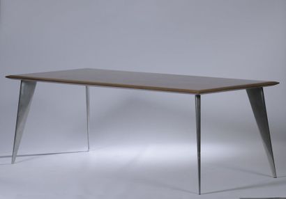 null Philippe STARCK (né en 1949).

Table rectangulaire en bois modèle "M / Série...