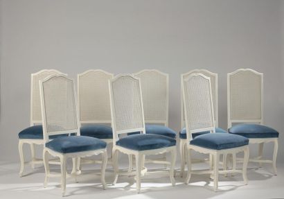 null 

MAISON ROMÉO.

Huit chaises de salle à manger en bois mouluré laqué blanc...