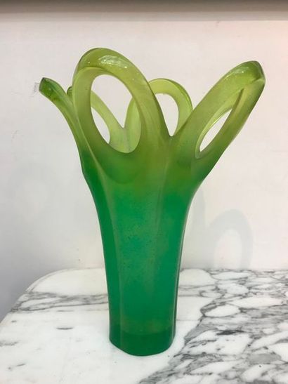 null Jean-Baptiste SIBERTIN-BLANC pour la Maison DAUM .

Vase modèle "Cosmos" en...