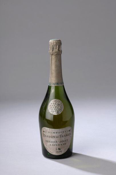 null 1 bouteille CHAMPAGNE "Blason de France", Perrier-Jouët 1976 