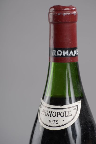 null 1 bouteille ROMANÉE-CONTI, 1975 (elt, petits accrocs, LB/MB au-dessus du croissant)...