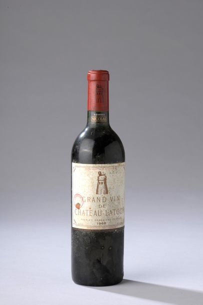 null 1 bouteille CH. LATOUR, 1° cru Pauillac 1966 (ets) 