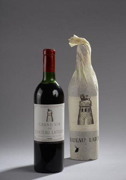 null 2 bouteilles CH. LATOUR, 1° cru Pauillac 1966 (LB) 