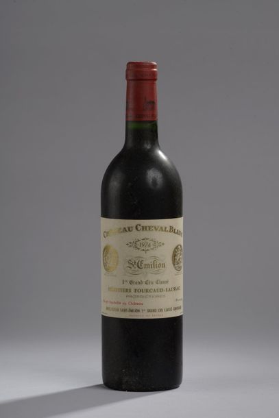 null 1 bouteille CH. CHEVAL-BLANC, 1° Grand Cru St-Emilion 1974 (etlt) 