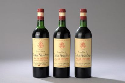 null 3 bouteilles CH. PHELAN-SEGUR, Saint-Estèphe 1975 (2 TLB, 1 LB) 