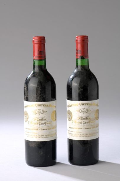 null 2 bouteilles CH. CHEVAL-BLANC, 1° Grand Cru St-Emilion 1976 (es, elt) 