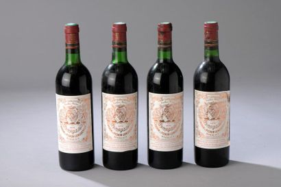 null 4 bouteilles CH. PICHON LONGUEVILLE-BARON, 2° cru Pauillac 1976 (1 TLB, 1 LB,...