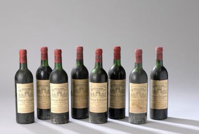 null 8 bouteilles CH. LA LAGUNE, 3° cru Haut-Médoc 1982 (es, 2 TLB, 4 LB, 1 MB, 1...