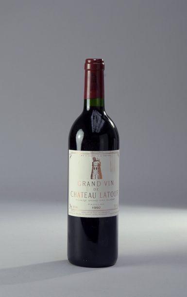 null 1 bouteille CH. LATOUR, 1° cru Pauillac 1992 (elt) 