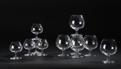 null CRISTAL DE SÈVRES.

Six verres à cognac en cristal reposant sur un petit pied.

Haut....