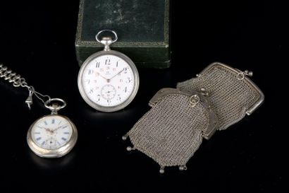 null Ensemble en argent comprenant deux montres de gousset dont un chronographe OMÉGA,...