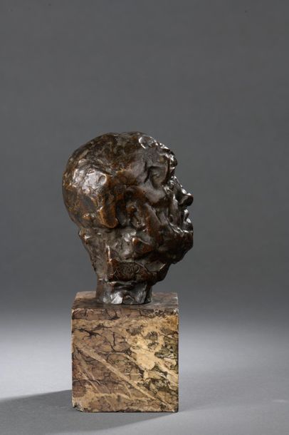 null Auguste RODIN (Paris, 1840 - Meudon, 1917).

Petite tête de l’homme au nez cassé...