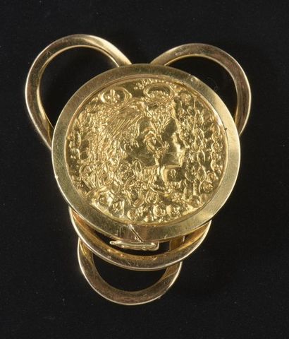 null PIAGET, d'après Salvador Dali.
Médaille en or jaune 22k aux profils de Dali...