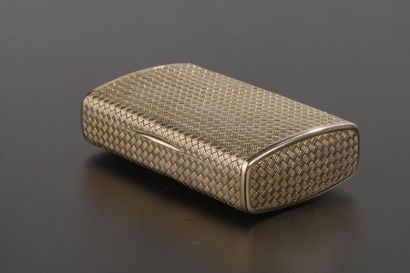 null Poudrier rectangulaire à motif de cannage en or jaune 18k, dévoilant un miroir...