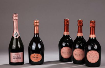 null *Ensemble de 5 bouteilles : 
- 1 bouteille CHAMPAGNE rosé, Charles Heidsieck...
