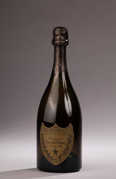 null 1 bouteille CHAMPAGNE "Dom Pérignon", Moët Chandon 1982 