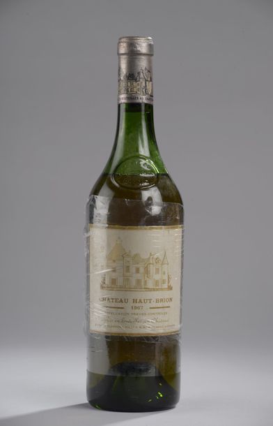 null 1 bouteille CH. HAUT-BRION, 1° cru Pessac-Léognan 1967 (blanc) (ela, elt, B...