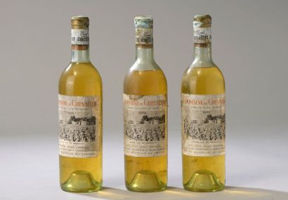null 3 bouteilles DOMAINE DE CHEVALIER, Pessac-Léognan 1973 (ets, 1 MB, 1 B) 