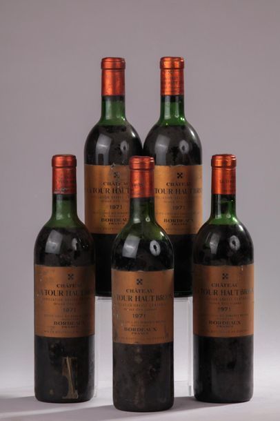 null 5 bouteilles Château LA TOUR-HAUT-BRION, Pessac-Léognan 1971 (els, 2 J, 1 TLB)...