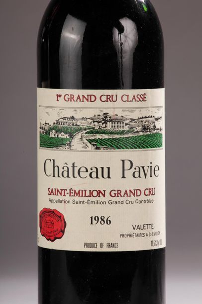 null 3 bouteilles Château PAVIE, 1° Grand Cru St-Emilion 1986 (2 etlt, TLB, 1 ela)...