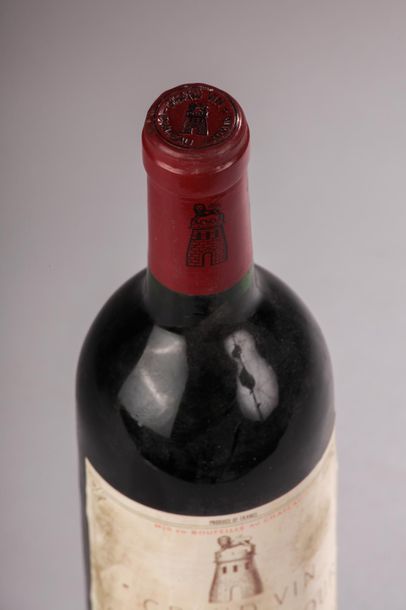null 1 bouteille Château LATOUR, 1° cru Pauillac 1988 (elt, es) 